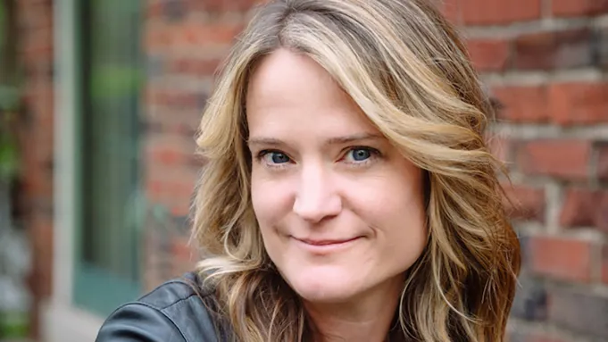 Exploring Pretty Little Liars: The Creative Genius of Sara Shepard pretty little liars sara shepard